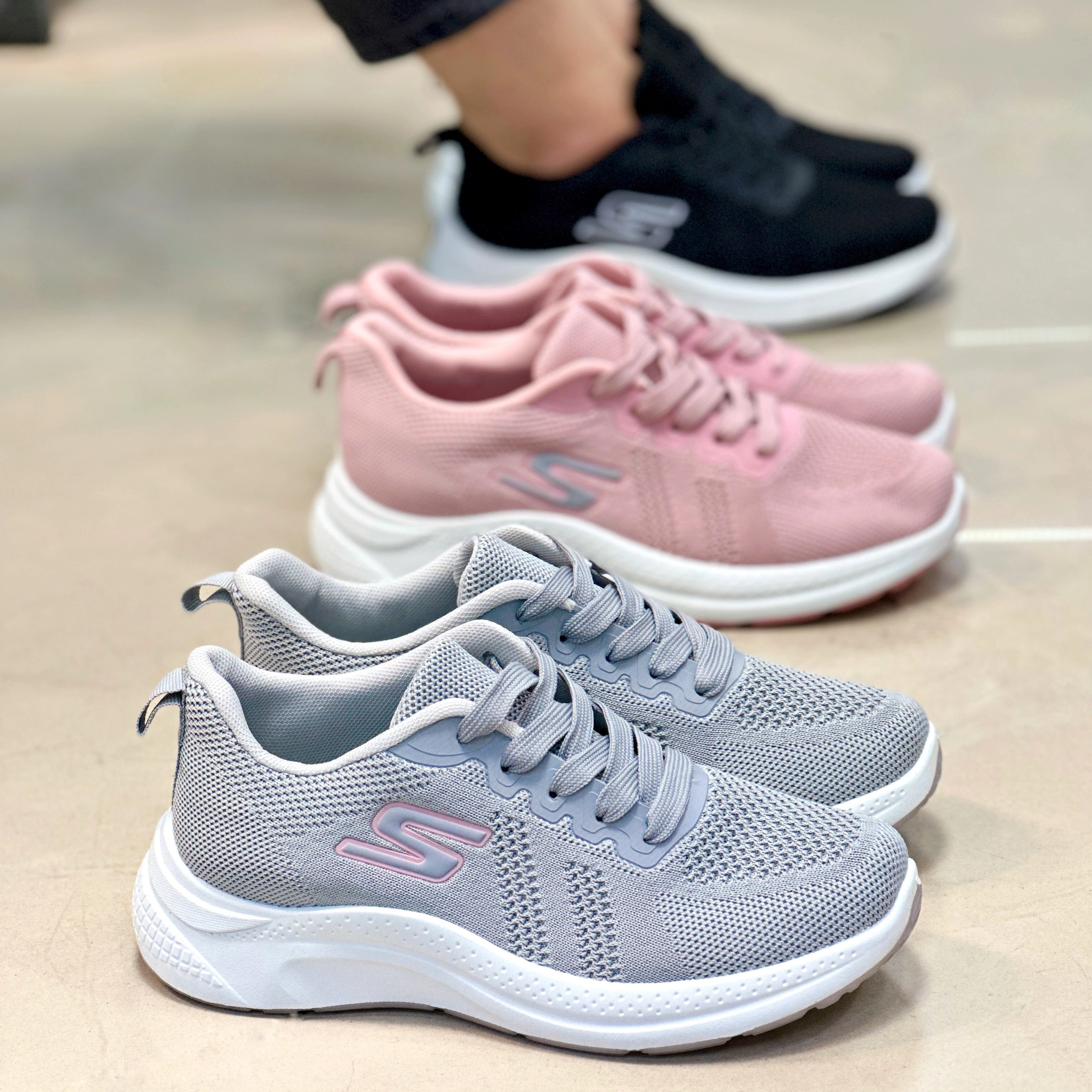 کتونی دخترانه برای مدرسه