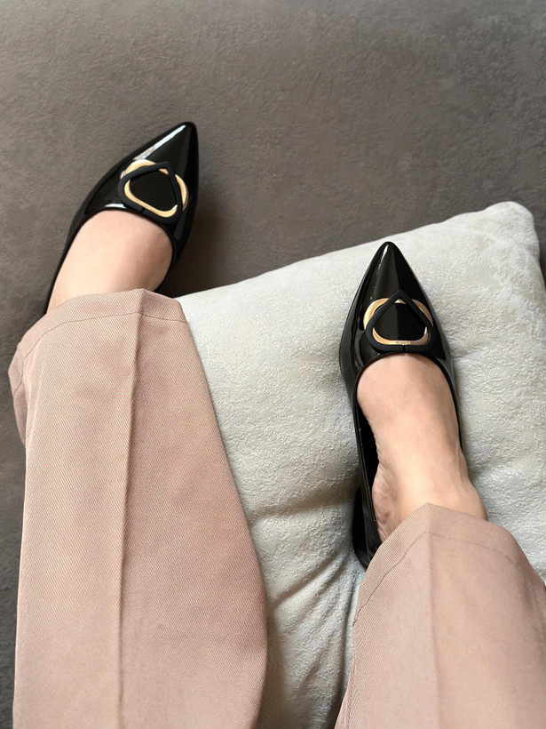 کفش نوک تیز زنانه