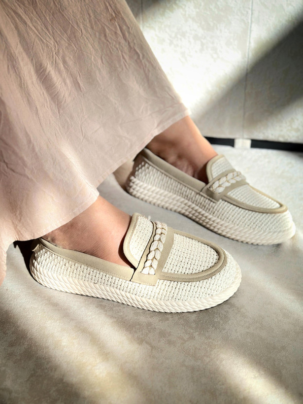 عکس کفش اسپرت دخترانه برای مدرسه