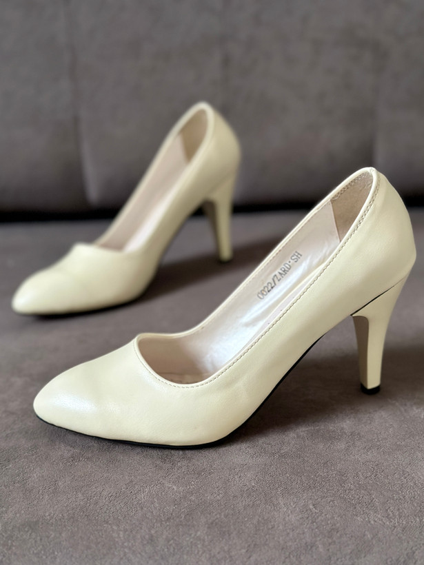 کفش پاشنه دار استیلتو زنانه کرم 7 سانتی