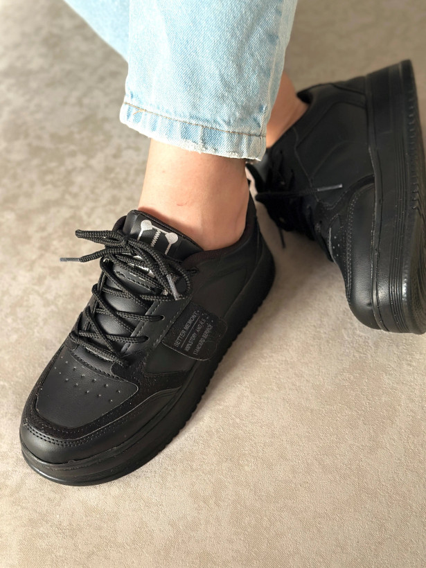 کفش کتونی دخترانه مشکی