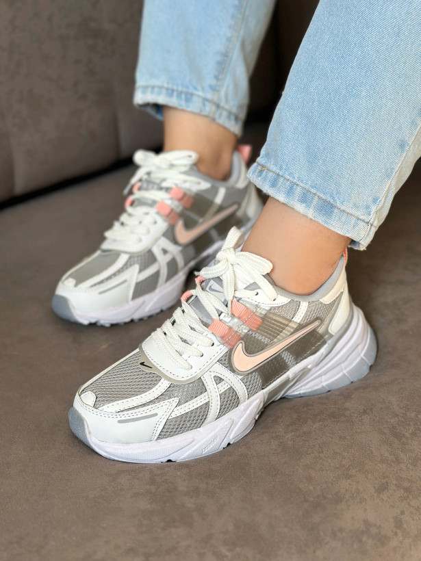 کتونی نایک ویتوکی سفید نقره ای