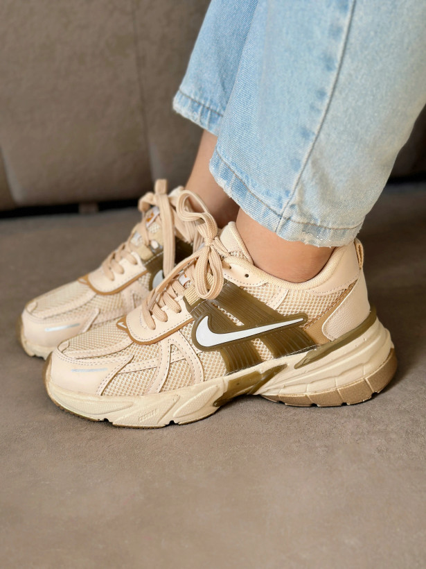 نایک v2k کرم قهوه ای زنانه