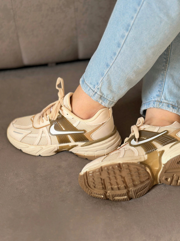 کتونی اسپرت دخترانه طوسی نقره ای