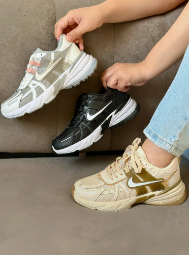 خرید کفش کتونی نایک ترند جدید در رنگ های جذاب و ترند