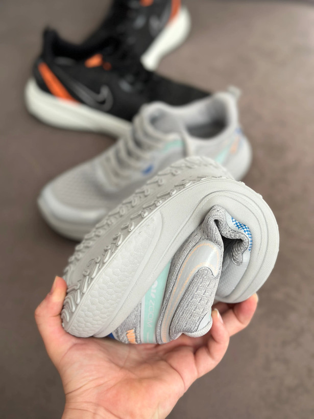 کتونی زنانه نایک فوق العاده نرم و راحت