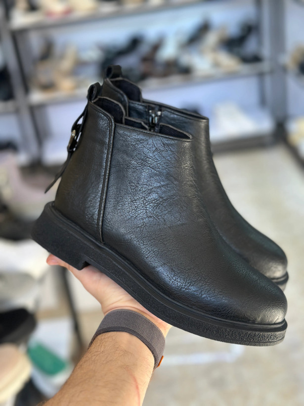 نیمبوت زنانه ی ساده ی چرم شیک و قیمت مناسب