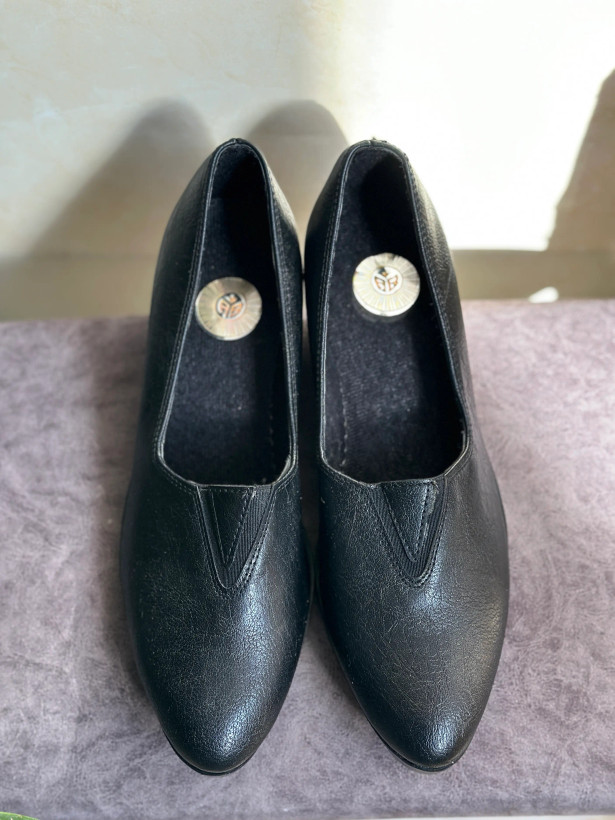 کفش زنانه طبی