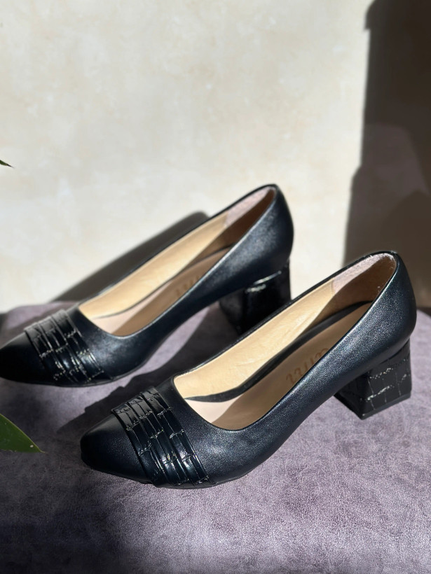 خرید کفش زنانه نوک تیز