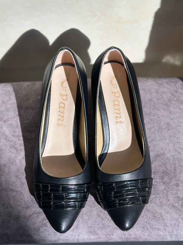 کفش نوک تیز پاشنه پهن زنانه